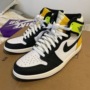 Air Jordan 1 High - Volt